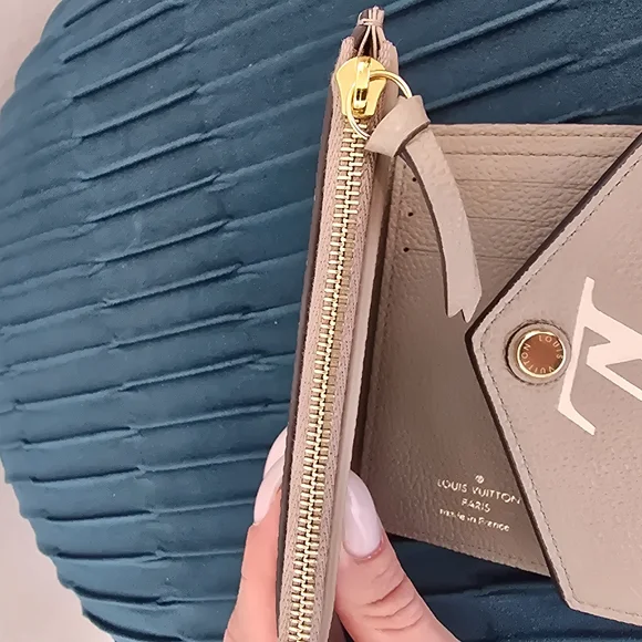Louis Vuitton Victorine wallet - Picture 11 of 15